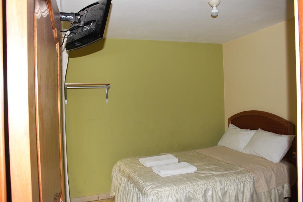 פונו Posada De Percybal Lago Inn מראה חיצוני תמונה