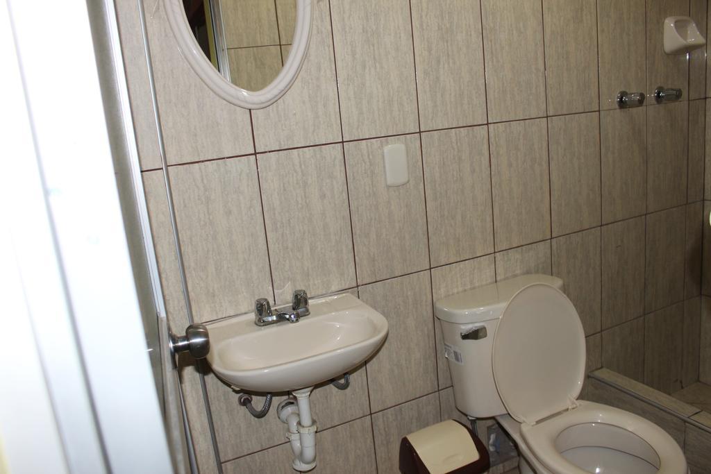 פונו Posada De Percybal Lago Inn מראה חיצוני תמונה