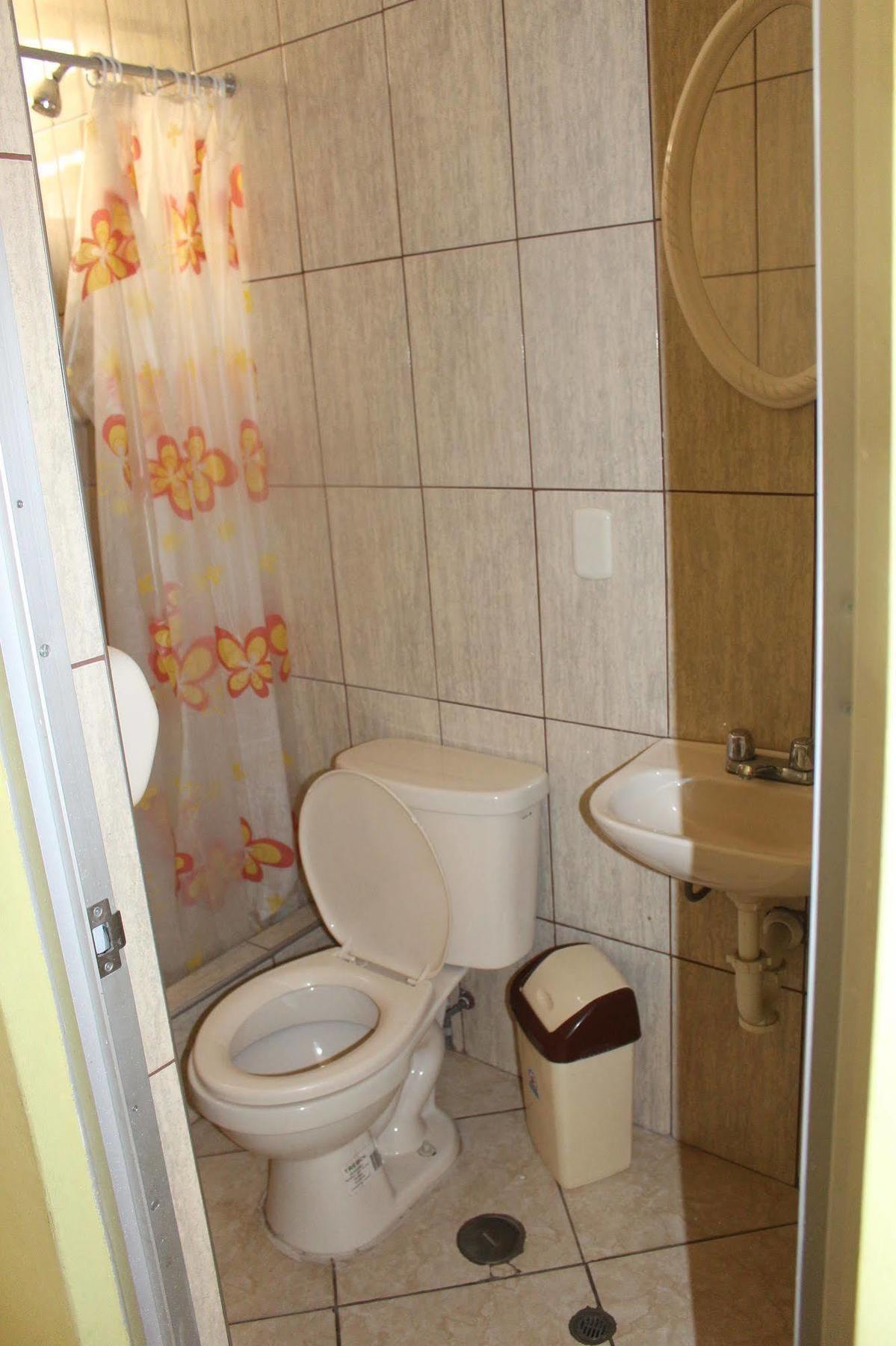 פונו Posada De Percybal Lago Inn מראה חיצוני תמונה